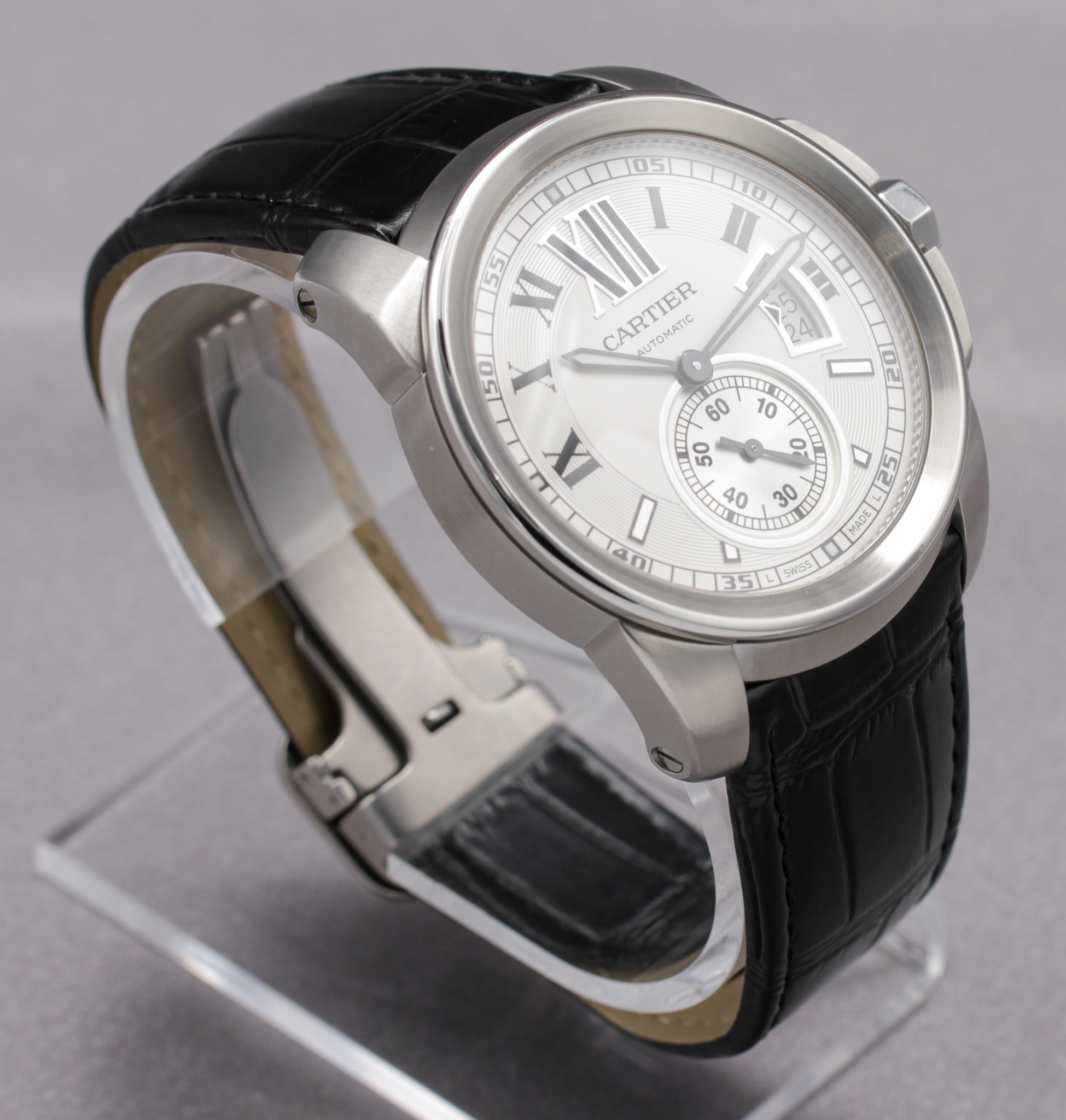 Cartier Calibre de Cartier ref. W7100037 — three-quarter view